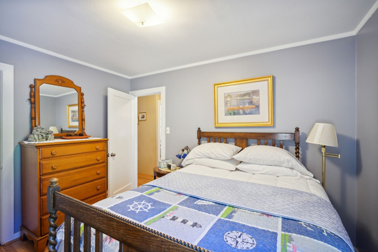 Room 4, Charming Pet Friendly Coastal Getaway 3 Bedroom Home by RedAwning, Mendocino