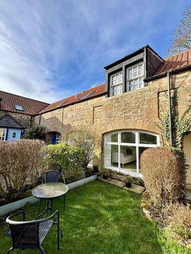 Exterior & Views 2, Captivating 2-bed Cottage in Kingsbarns, Fife