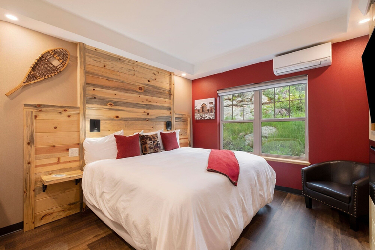 Room 5, Solitude Elk Room 101 - Estes Park 1 Bedroom Studio by RedAwning, Larimer
