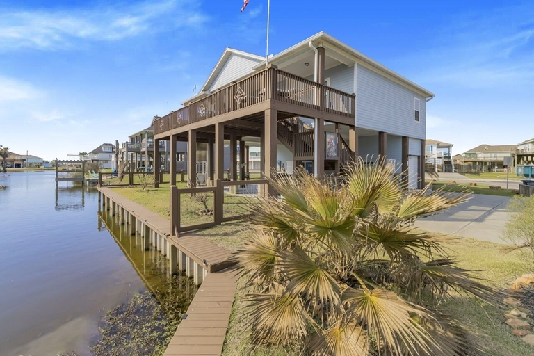 Exterior 5, Surf & Seahorse 4 Bedroom Home by RedAwning, Galveston