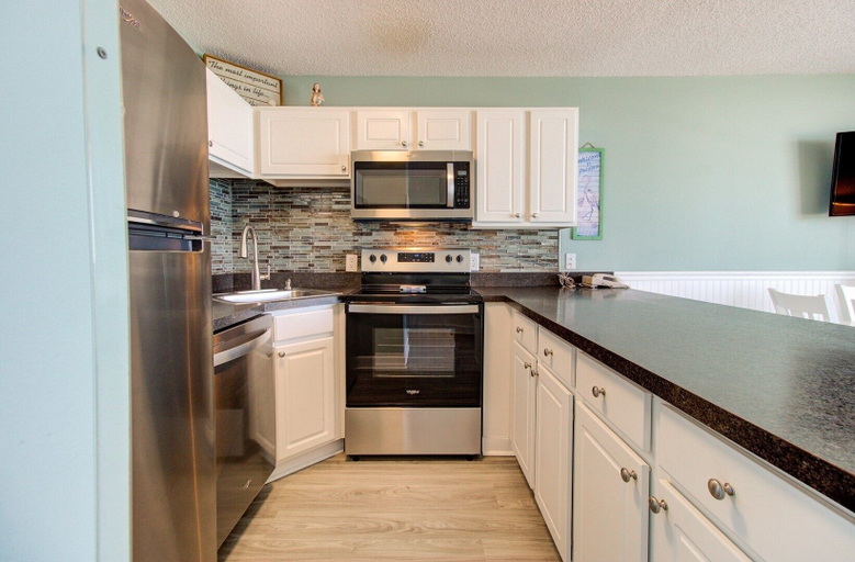 Private kitchen 4, 0812 Destination Bliss by Atlantic Towers, New Hanover
