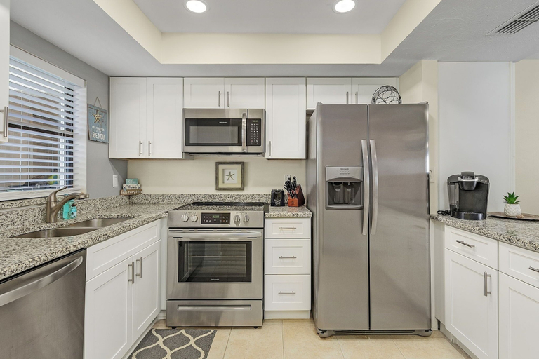 Others 3, Estero Cove 523 - Beautifully Updated!! 2 Bedroom Condo by RedAwning, Lee