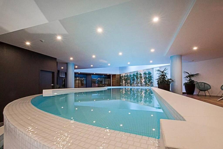 Sport & Beauty 2, Luxe 2BR Executive Apartment Kingston Pool Parking WiFi BBQ Wine, Canberra