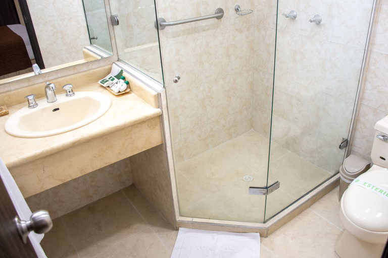 Bathroom 4, Hotel Arizona Suites, San José de Cúcuta