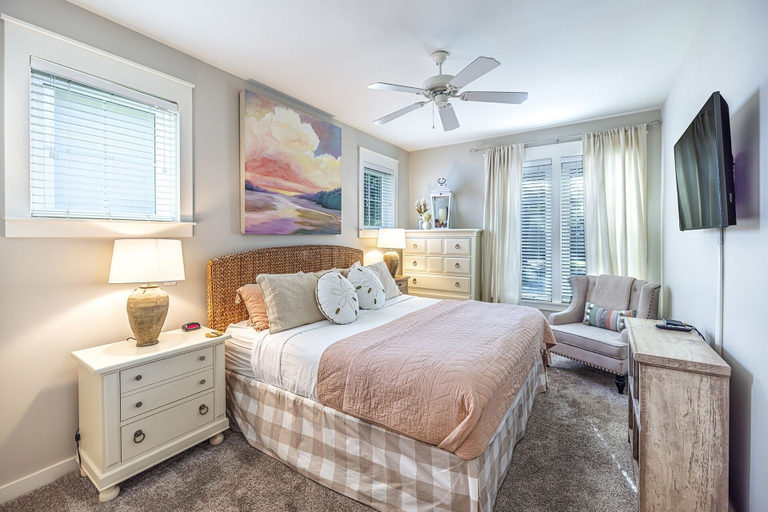 Bedroom 3, 1364 Laurel Grove 3 Bedroom Home by RedAwning, Walton