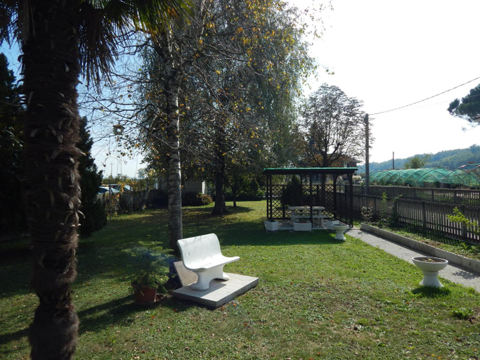 Others 5, Amo' le Langhe, Cuneo