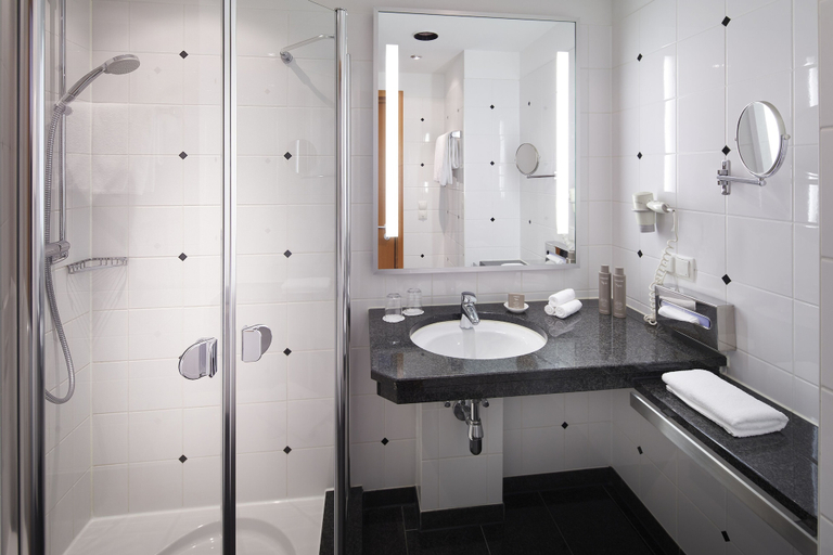Bathroom 5, Parkhotel Pforzheim, Pforzheim