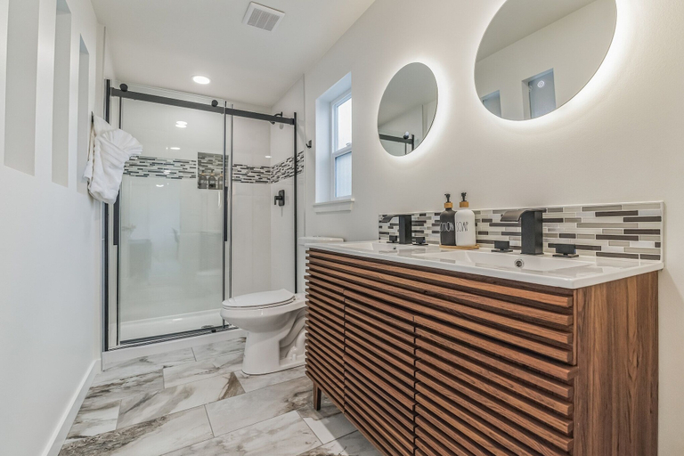 Bathroom 3, Pacific Northwest Retreat Duplex 3min from Seattle by RedAwning, Tukwila