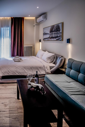2, Diamond Suites 32, Central Macedonia