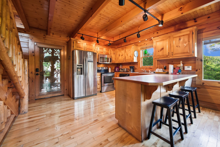 Others 5, Wilderness Lodge 3 Bedroom Cabin by RedAwning, Sevier