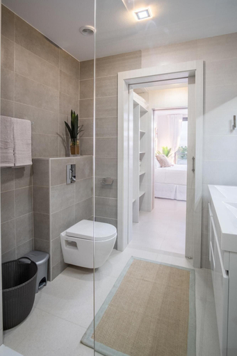 Bathroom 3, Endless Summer Boca Catalina
