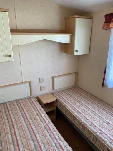 Bedroom 4, Lovely 3-bed Caravan in Skegness, Lincolnshire