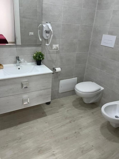 Bathroom 5, New era Rooms, Napoli