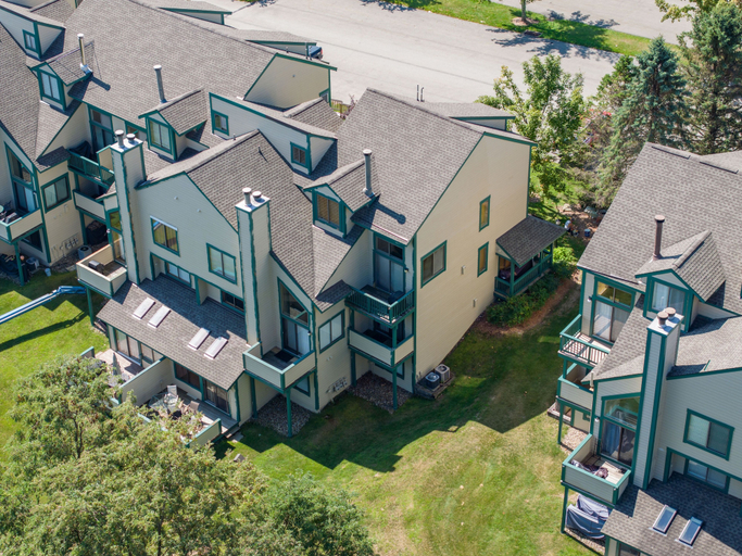 Exterior & Views 2, Seven Springs 2BR Loft Premium Condo, sleeps 11! by RedAwning, Somerset