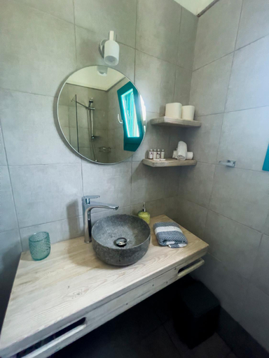 Bathroom 2, ANCIENT MEROPIA, Apollonia, South Aegean