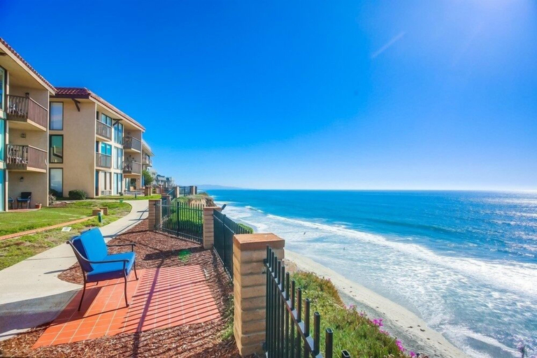 Property grounds 5, Oceanfront 1 bedroom, Pool, Spa, Beach Access by RedAwning, San Diego