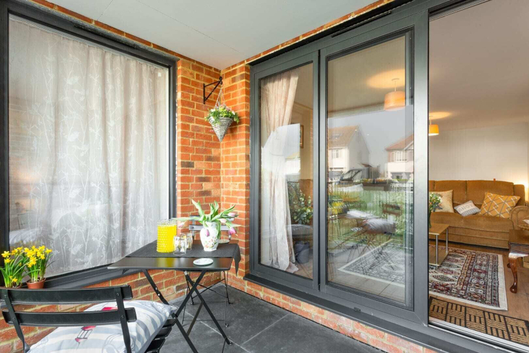 Others 5, Host Stay Farrier William, Kent