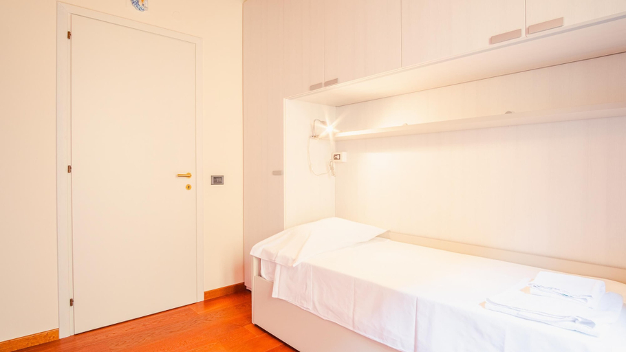 Room 4, Old Town Alley - Italian Homing, Brescia