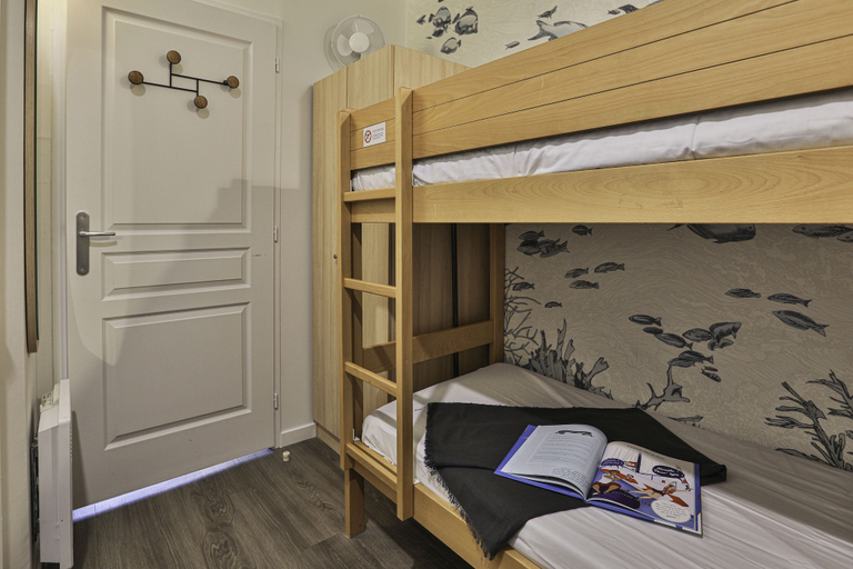Bedroom 3, Pierre & Vacances La Rochelle Résidence Centre, Charente-Maritime