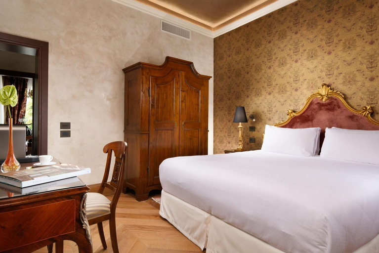 Others 5, Empress Theodora Apartments, Venezia