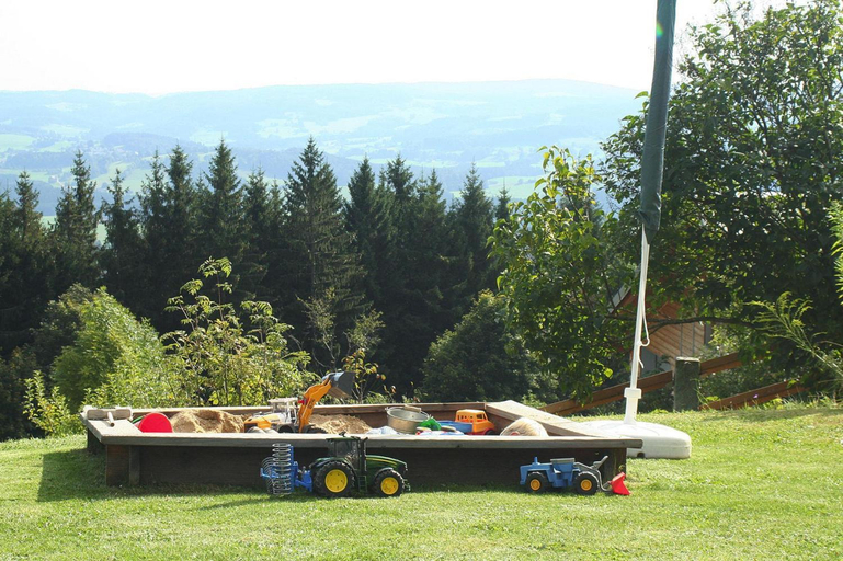 Others 2, Holiday Home in Neureichenau near Bavarian Forest, Freyung-Grafenau