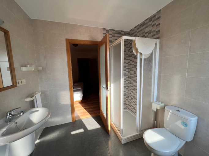 Bathroom 2, Pension Carballeira, A Coruña