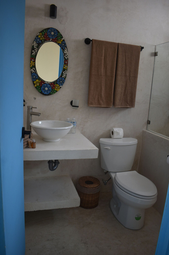 Bathroom 4, Luna Azul by Uvas, Cozumel
