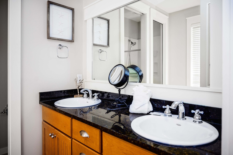 Bathroom 4, 1364 Laurel Grove 3 Bedroom Home by RedAwning, Walton