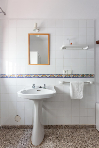 Bathroom 5, Hostal Las Nieves, Baleares
