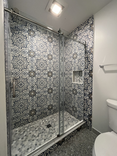 Bathroom 4, Anaheim Maingate Inn, Orange