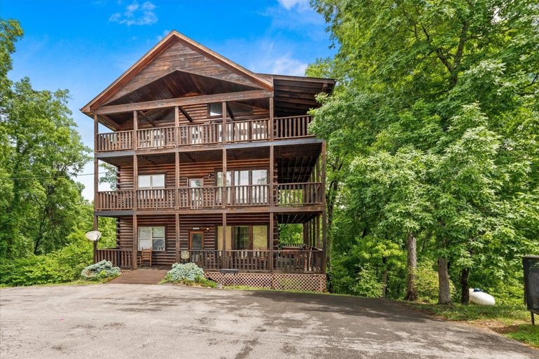 Exterior & Views, Smoky Mountain Lodge 6 Bedroom Cabin by RedAwning, Sevier