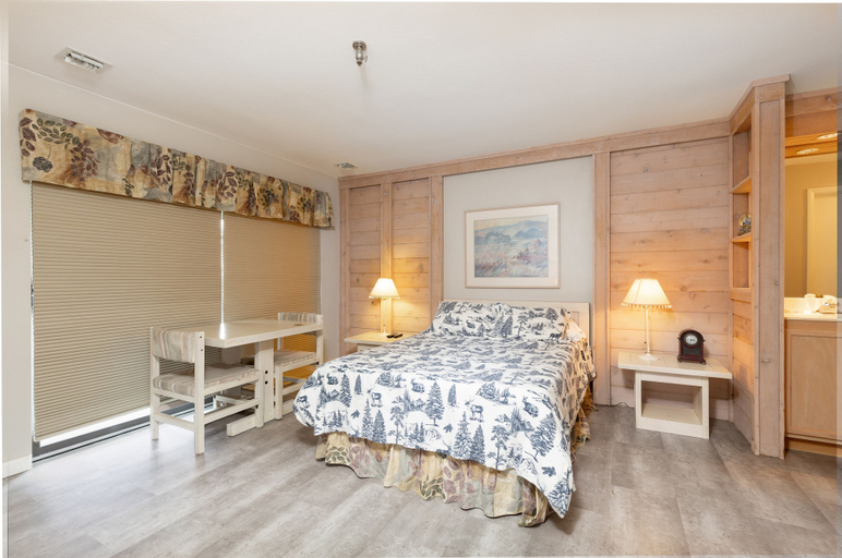 Bedroom 3, Stoneridge 3BR Standard Condo, Sleeps 8 by RedAwning, Somerset