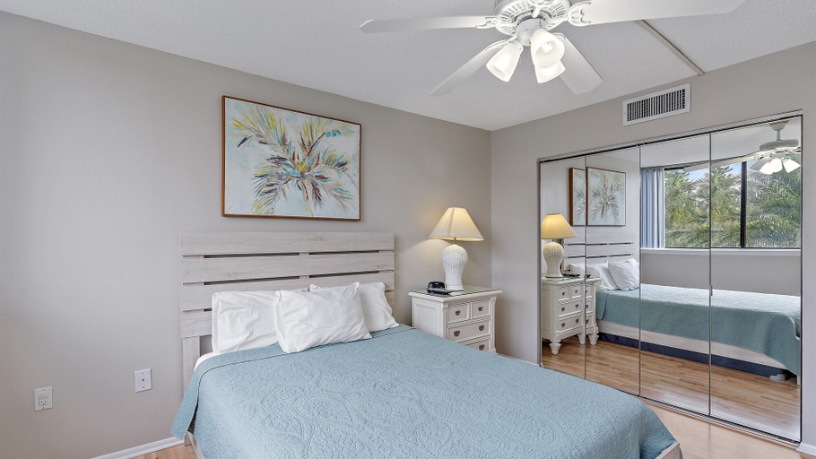 Bedroom 3, Hawk's Sea Nest 2 Bedroom Condo by RedAwning, Sarasota