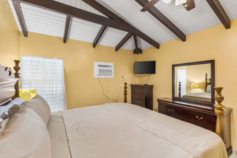 Others 3, A Getaway From Your Getaway 1 Bedroom Condo by RedAwning, Sion Farm