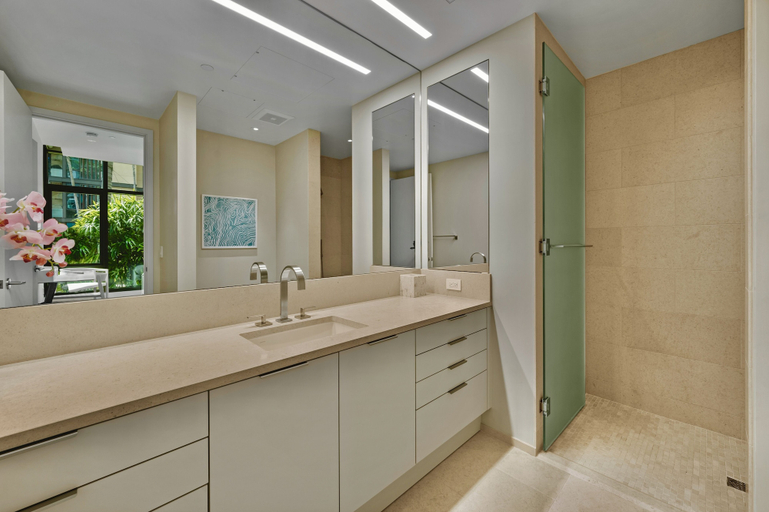 Bathroom 2, Park Lane 3300 3 Bedroom Apts by RedAwning, Honolulu
