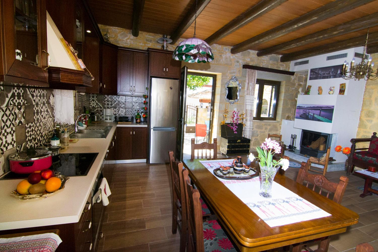 Others 4, Mansion Rokka, Crete