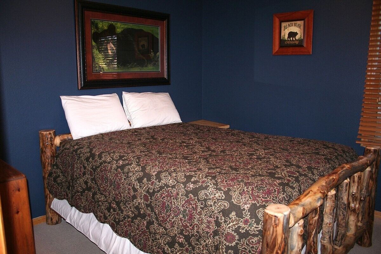Bedroom 2, Lazy R Cottages: 17 2 Bedroom Cabin, Larimer