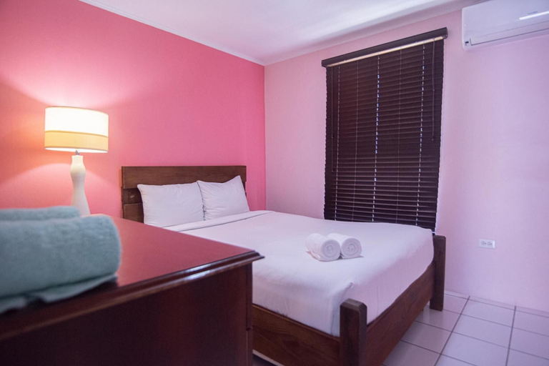 Bedroom 3, Relaxing Central Bright Shared Pool Garden