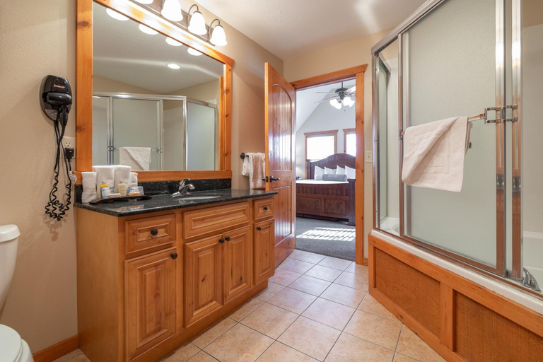 Bathroom 4, The Lodges at Table Rock Lake, Stone