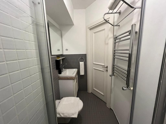 Bathroom, Volga Rika Hotel, Beyoğlu