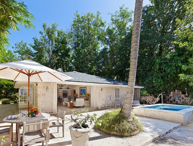 Sport & Beauty 5, Enchanting Beachfront Retreat - Leamington Cottage 1 Bedroom Villa by Blue Sky Luxury
