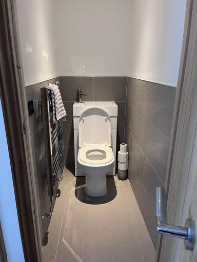 Bathroom 3, Modern Newly Renovated 3 Story House in Ebbw Vale, Blaenau Gwent