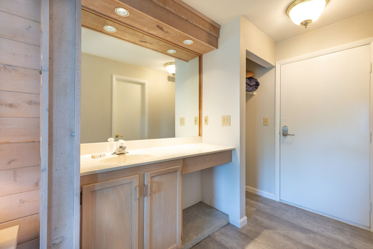 Bathroom 4, Stoneridge 3BR Standard Condo, Sleeps 8 by RedAwning, Somerset