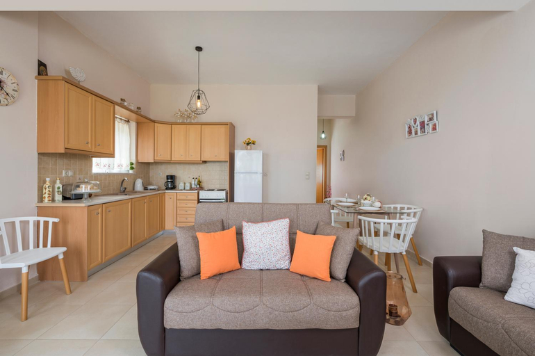 Others 5, Life Breeze, Crete
