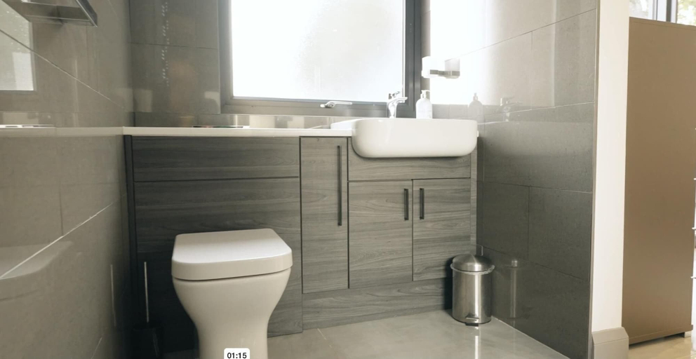 Bathroom 3, Hollywood Vibes in Pembrokeshire, Pembrokeshire