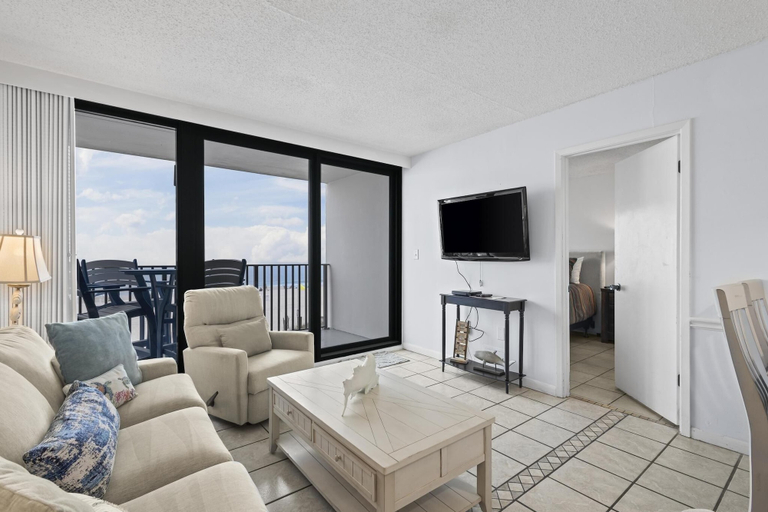 Living area 2, Island Sunrise 265 2 Bedroom Condo by RedAwning, Baldwin