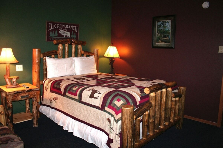 Bedroom 2, Timber Creek Chalets: 4 1 Bedroom Chalet, Larimer