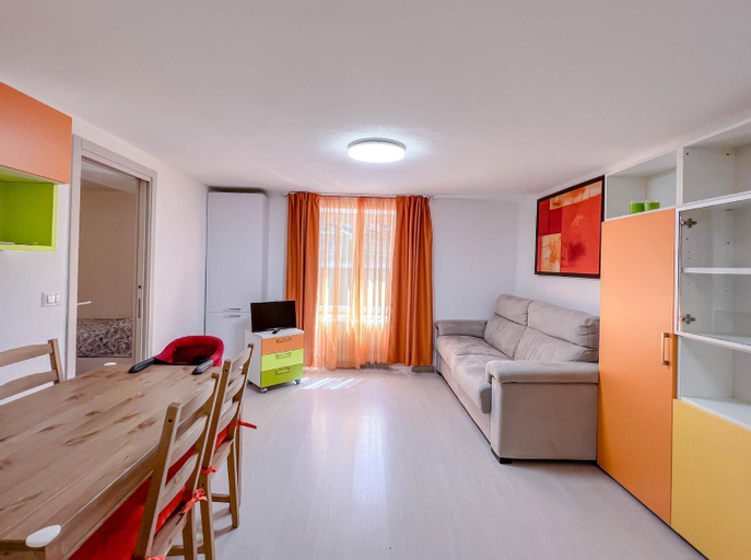 Family House, Savona