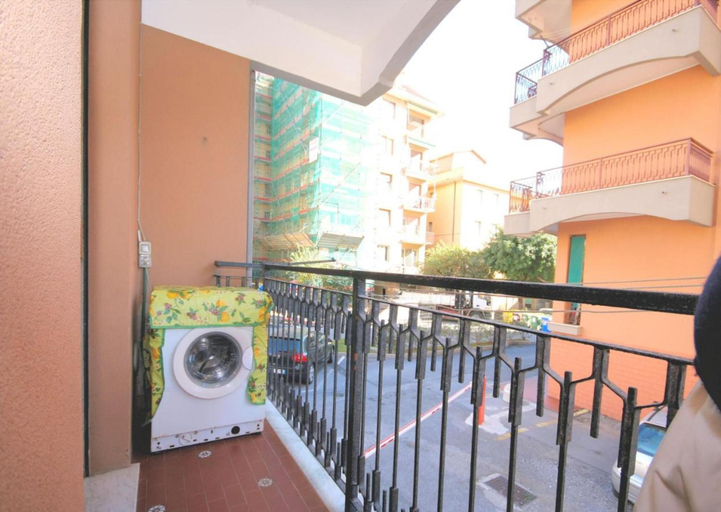 Others 5, Vittorio Veneto 9 Int 1, Savona
