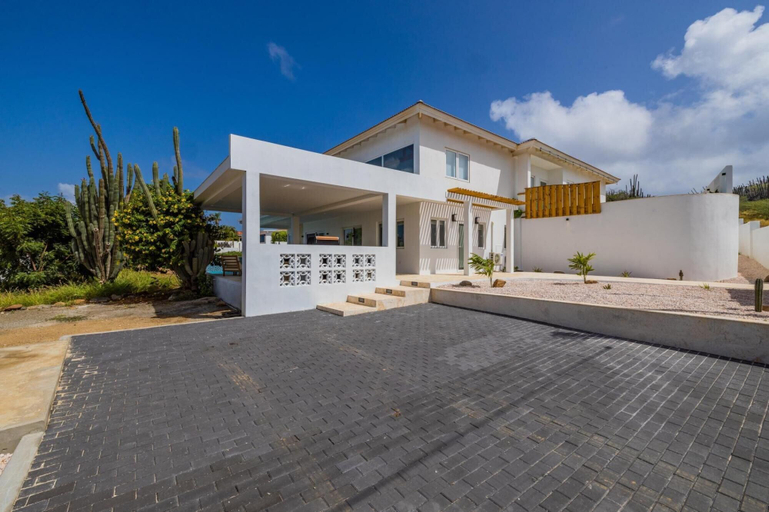 Exterior & Views, NEW Modern 2BR 2BA w Privatepool in Quiet Area